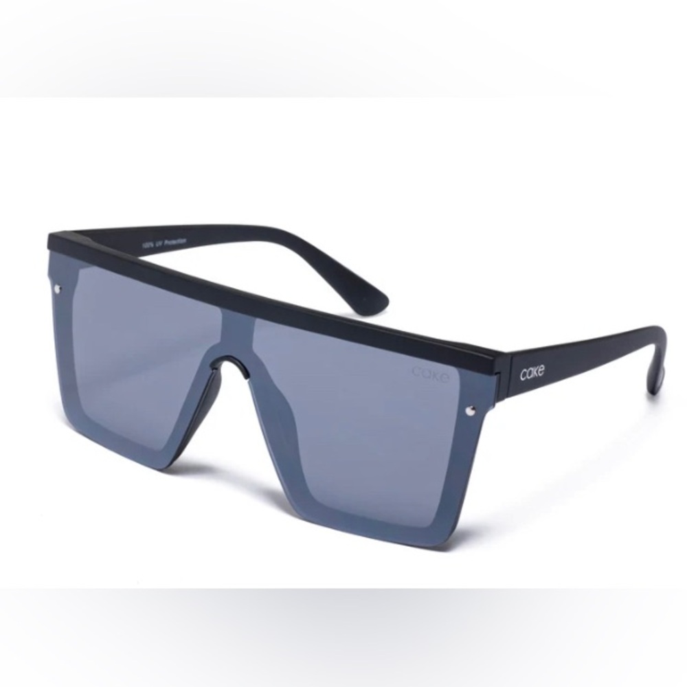 Stylish Black Cake Oversized Sunglasses